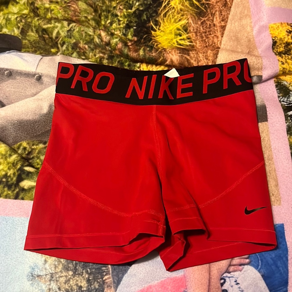 Women’s Nike, pro spandex, medium, red